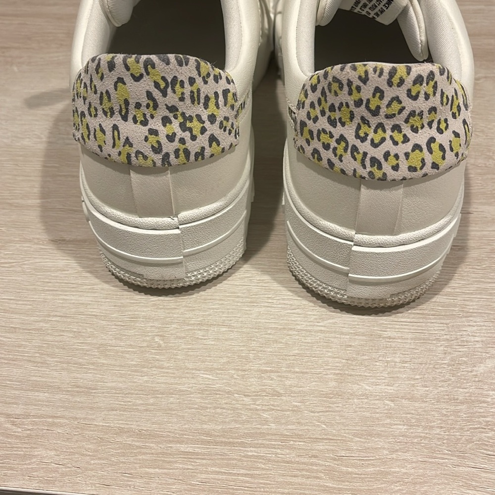 Nike Air Force One sneakers - Picture 6 of 8